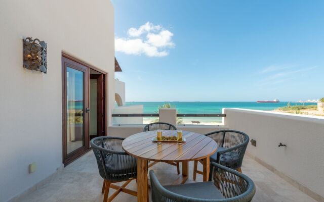 Playa de La Paz by Lumina