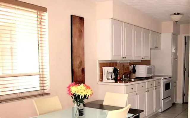 Lauderdale Villas, Suites by the Sea