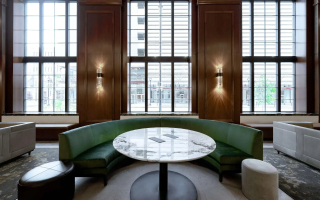Hotel Fort Des Moines, Curio Collection by Hilton