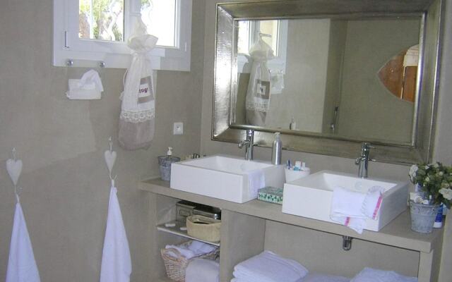 Villa with 4 Bedrooms in Lambesc, with Private Pool, Enclosed Garden And Wifi - 30 Km From the Beach