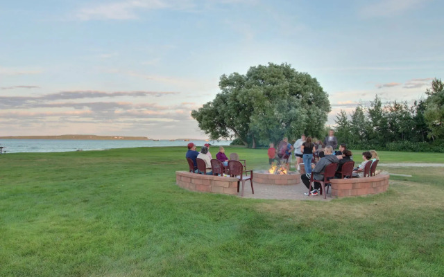 Best Western Harbour Pointe Lakefront