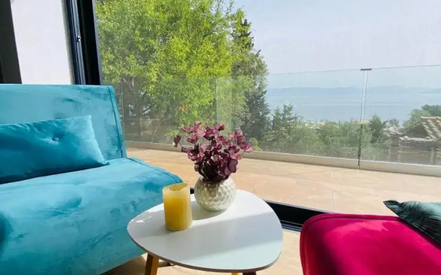 Private Sea view house Belonika