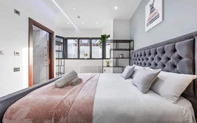 Luxury Flat in Studio