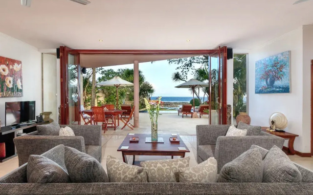 Villa Pantai by Villa Finder