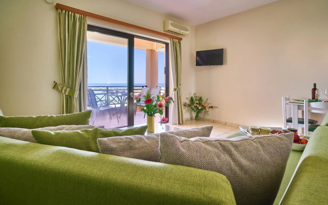 Nanakis Beach Hotel