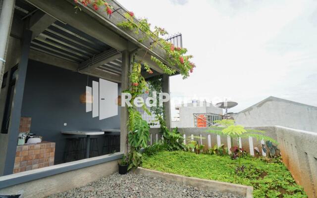 Tomang Gelong Guest House Syariah RedPartner