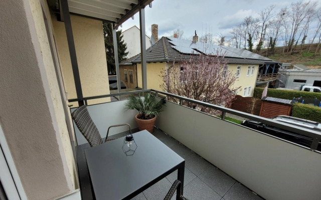 Ferienwohnung Dresden-Neustadt mit Parkplatz im Hof , Balkon ab April 2023