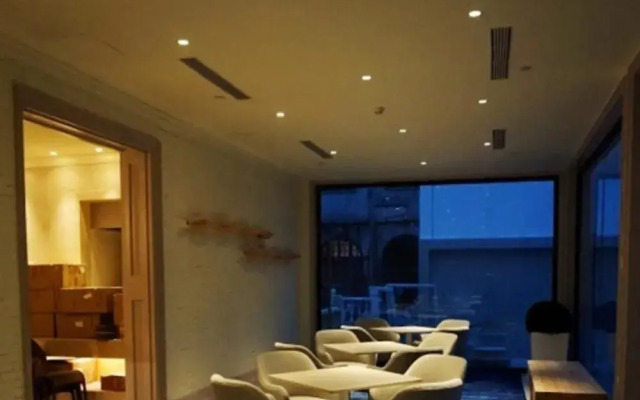 Ji Hotel (Tianjin Train Station Jinwan Square)