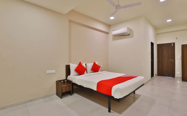 OYO Flagship 29982 Hazira Road Kavas