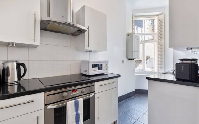 Stunning 1 Bed Apt, Sleeps 4 nr Central London