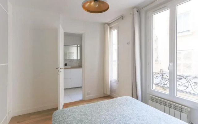 Eiffel Tower Royal Apartment