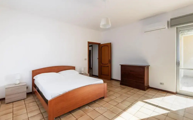 Iris Apartment in Noto