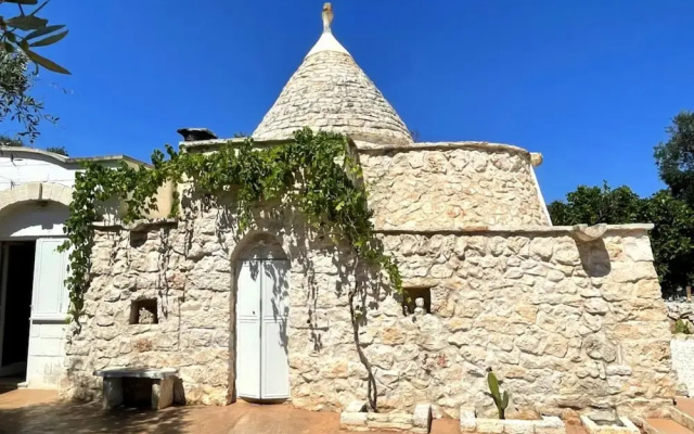 Trullo Solleone con Piscine by Wonderful Italy