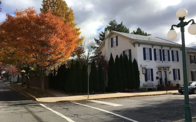 The Tawsty Flower Bed & Breakfast