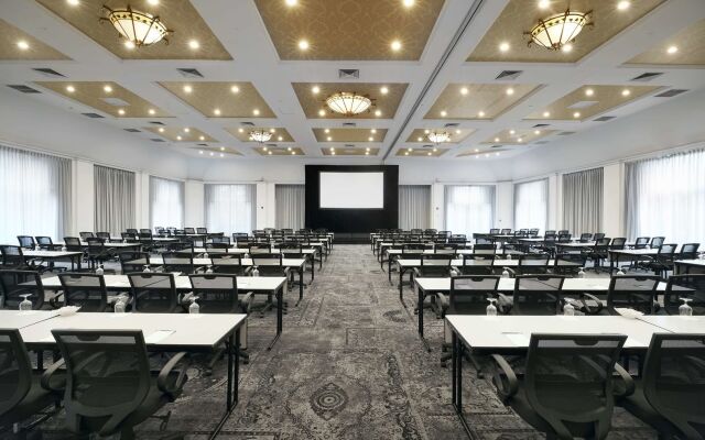 Tarrytown House Estate