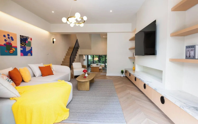 Stylish 5BR Poolhouse & Theater 2mins to BTS