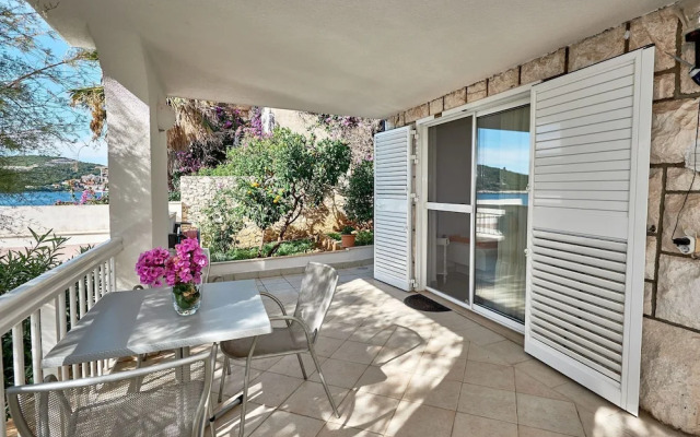 Sea Front - Free Parking - A5