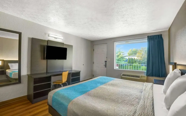 Motel 6 Lexington East