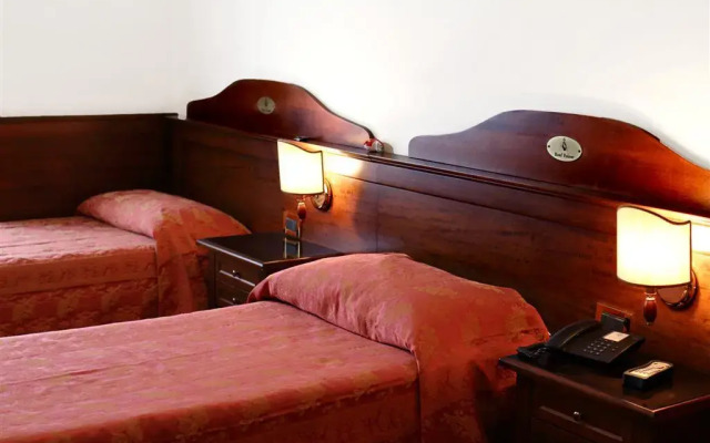 Pavone Hotel 