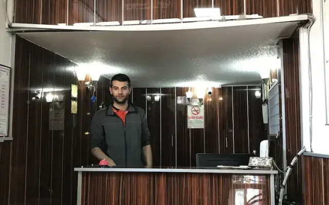 Ari Hotel
