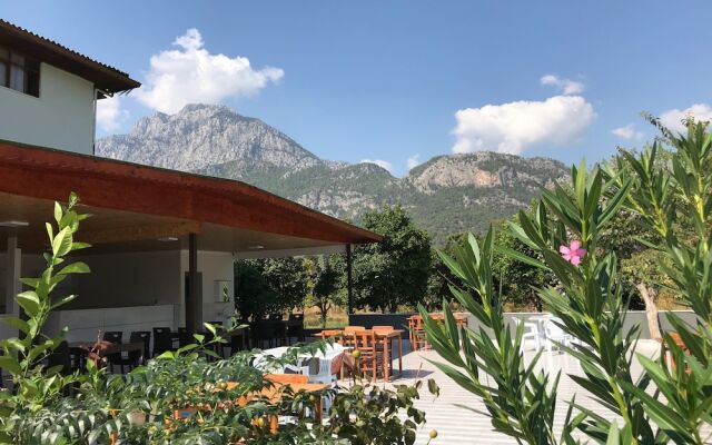 Mina Grand Hotel
