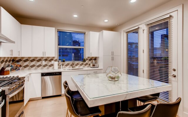 Old Town Swank - Brand New to Brewery District!