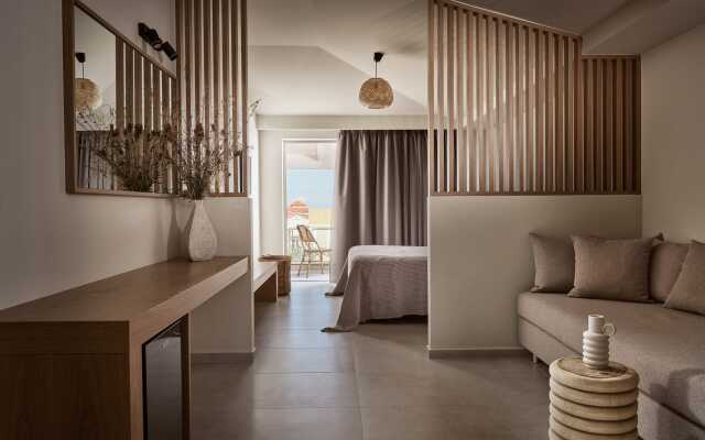 Alamis Hotel & Apartments
