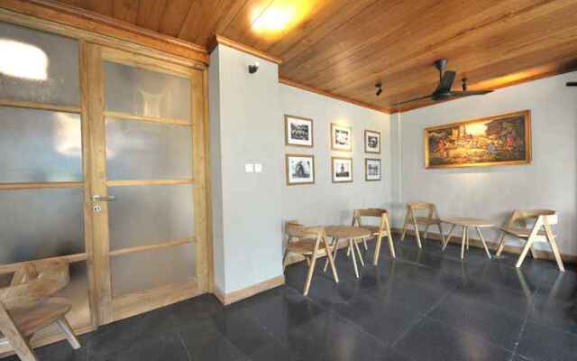 Arimbi Stay Surabaya