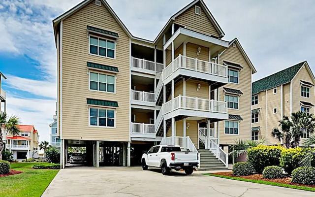 3 Ocean Isle Beach - 4 Br Condo