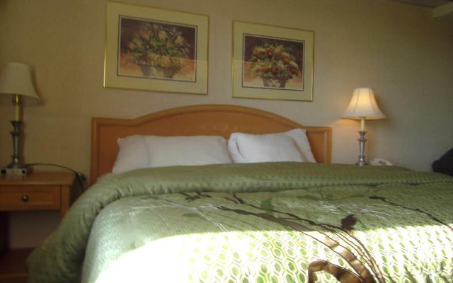 Pleasant Stay Inn & Suites