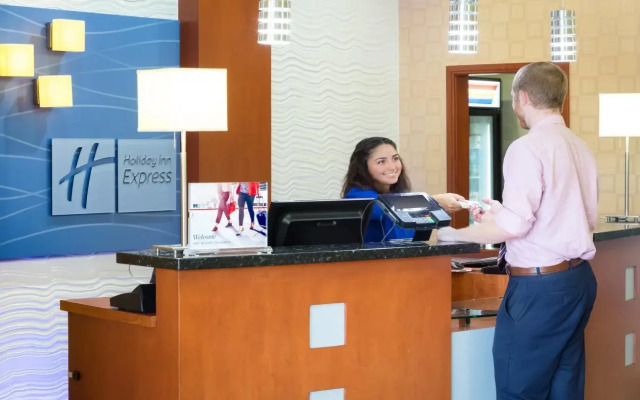 Holiday Inn Express Hotel & Suites Columbus