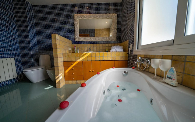 Villa Lux Gallery AC