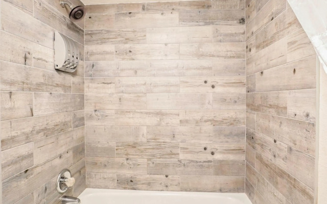 The Guest Lodge Gainesville