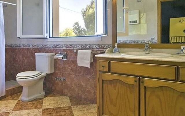 Villa - 8 Bedrooms with Pool and WiFi - 106437