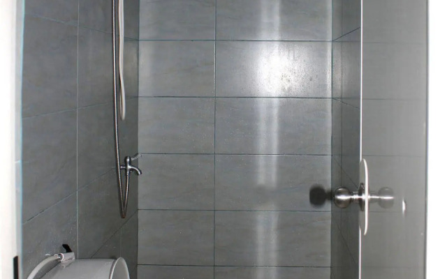 Rooms 498 Hostel
