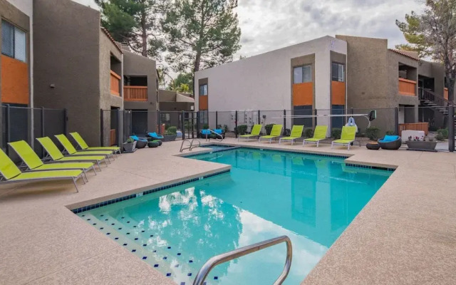 Cozy 2BR Heated Pool 219 by Wanderjaunt