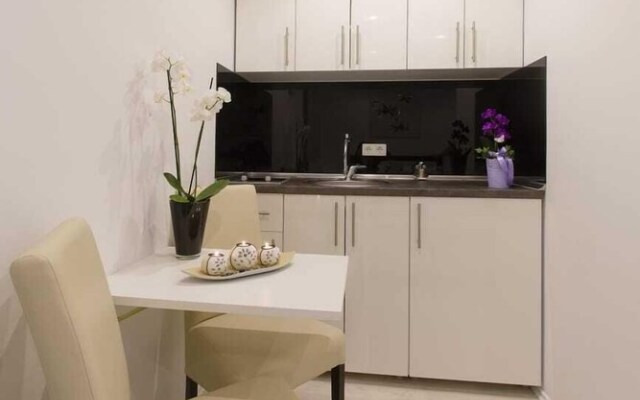 Appleline Apartments (Apple Studios & Rooms) 