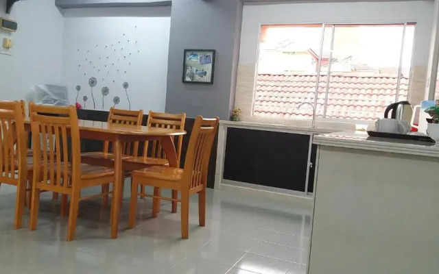 Coastside Homestay
