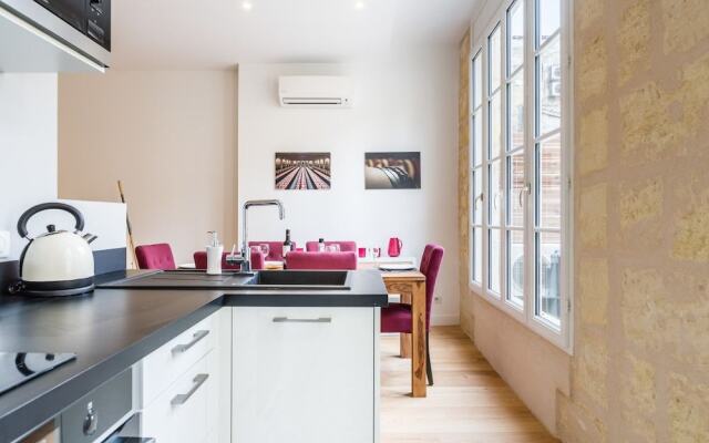 Gorgeous Apartment and Terrace in the City Center