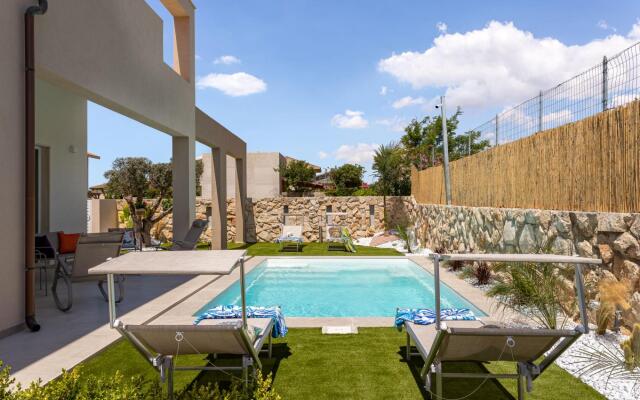 Villa Shamsi, heated pool and beach at 70 mt-Villa shamsi