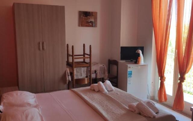 Room in Lodge - Briatico 2 min From the sea and 15 min From Tropea, Room With Kitchenette