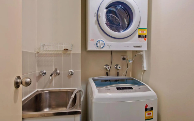 Lantern 1 Bedroom Patio Apartment with alpine view