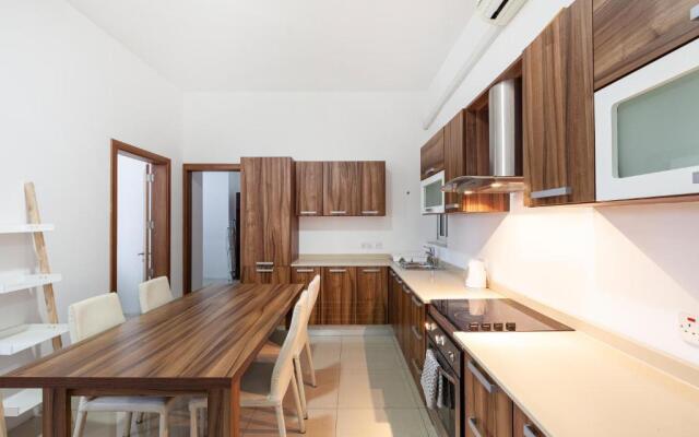 Modern APT next to UNI Skatepark St Julians by 360 Estates