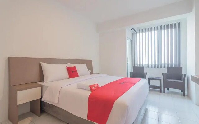 Emerald Apartel by RM.