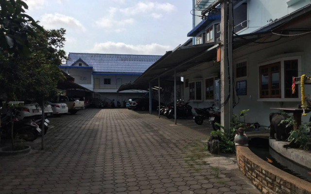 Lert Prasert House