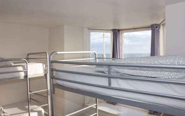 The Grapevine Seafront - Hostel
