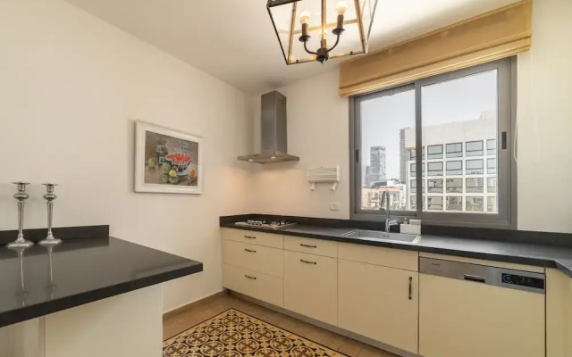 Elegant Duplex near Rothschild by FeelHome