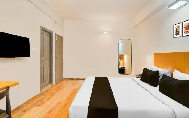 Spacious Comfort Stays Near Aerospace Museum