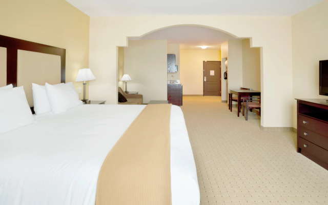 Holiday Inn Express & Suites Georgetown by IHG