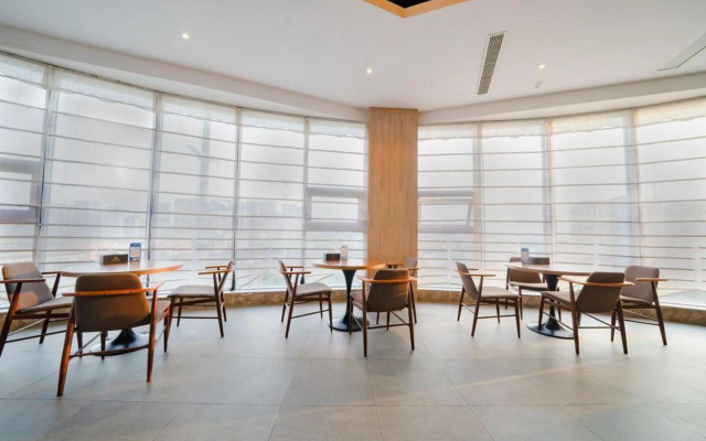 Moonyard Heaven Hotel